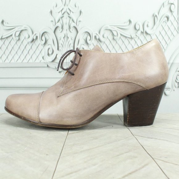 Fidji Shoes - Fidji Tan Leather Lace Up Cap Toe Heeled Shoes Portugal Made Size US 9